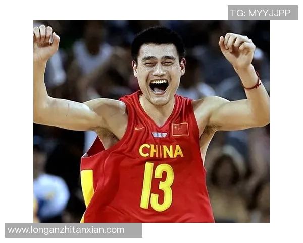 姚明赛后脸色引发热议球迷解读背后情感与压力的交织