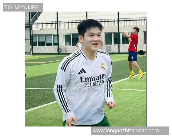 偶遇足球明星拍照后该如何妥善处理与分享照片的技巧与注意事项 偶遇足球明星拍照后该如何妥善处理与分享照片的技巧与注意事项