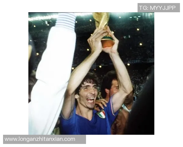 七位足球巨星的传奇人生与赛场背后的故事揭秘