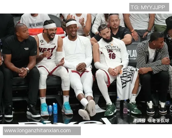 篮球明星拼图：探索传奇球员的精彩瞬间与背后的故事